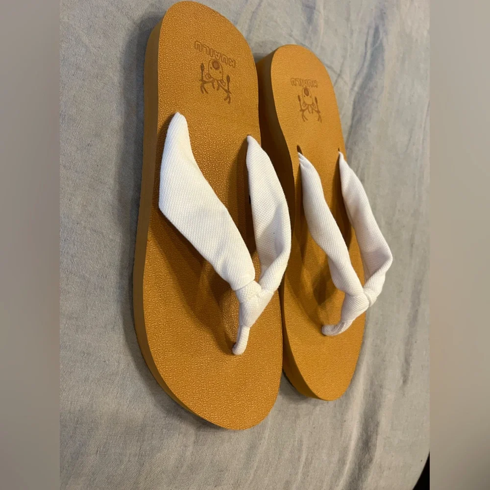 KuaiLu Womens thong sandals- Ladies size 10: Lightweight - NEW